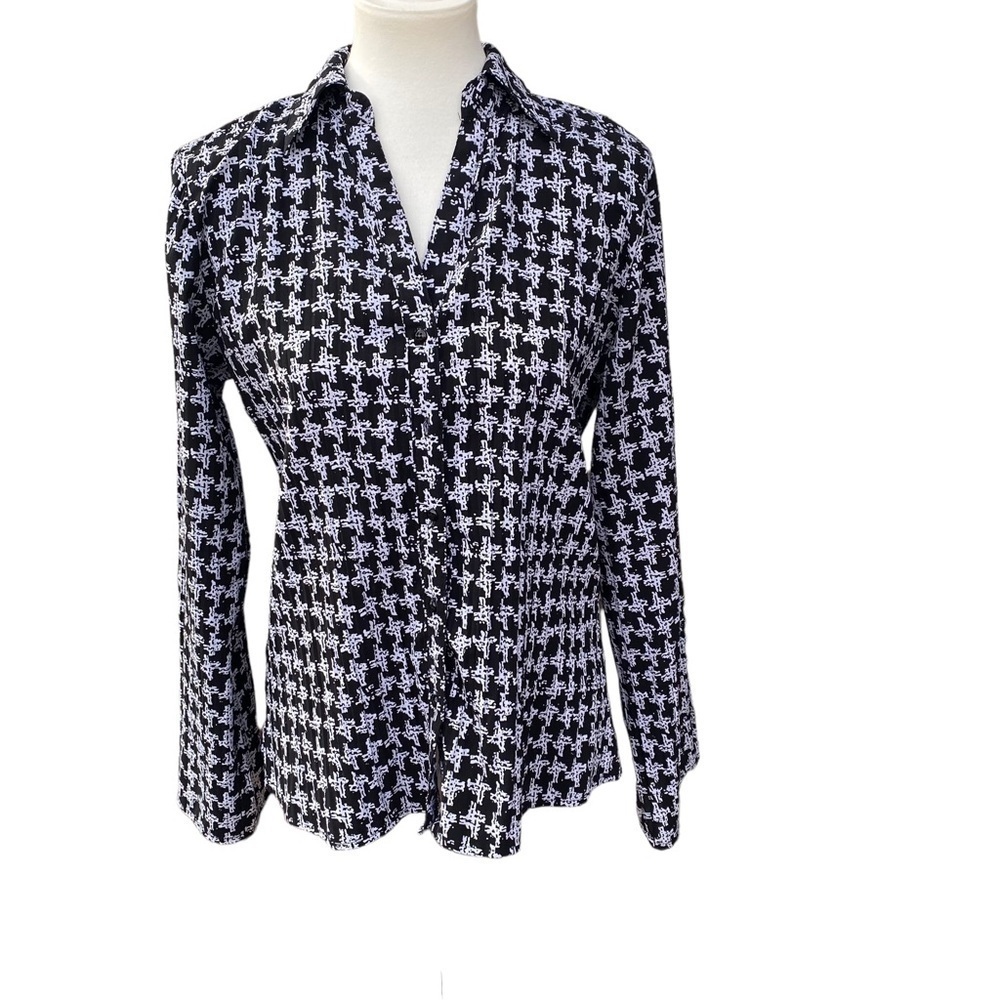 Apt 9 ladies button down shirt size‎ medium